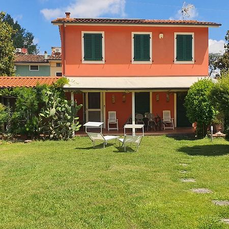 La Casa Delle Buone Letture Vila Lucca Exterior foto